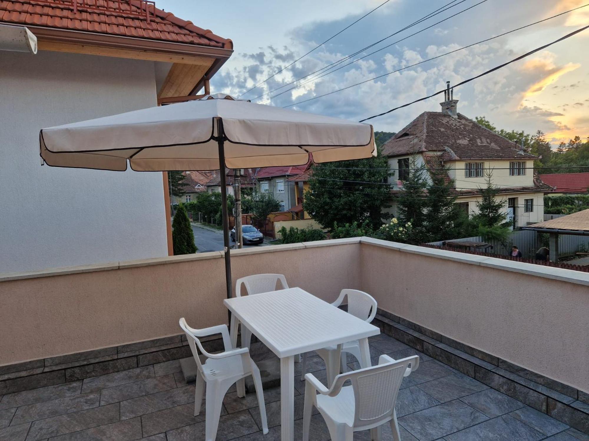 Home Studio Сигишоара Экстерьер фото